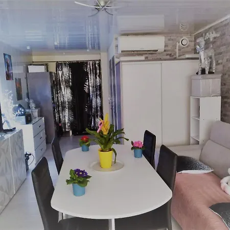 Daire Studio Cosy Et Moderne A Deux Pas Des Plages Et Des Commerces Le Grau-du-Roi