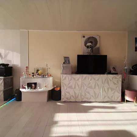 Apartment Studio Cosy Et Moderne A Deux Pas Des Plages Et Des Commerces *